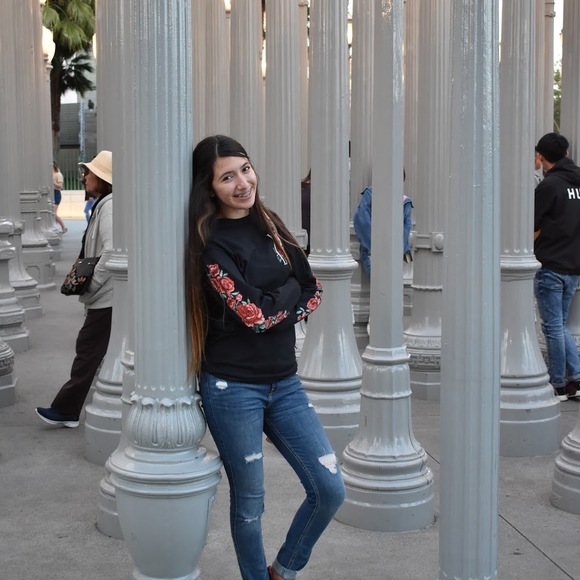 Meet your Posher, Bri - Picture 1 of 1